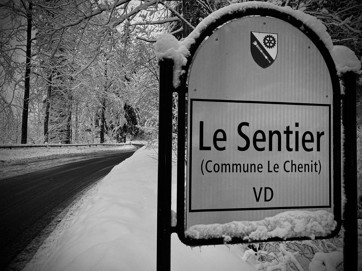 Hotel De Ville Du Sentier 르센티어 외부 사진